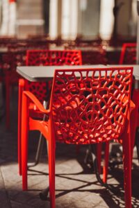 足の臭いを気にせず楽しめる飲食店での長靴対策は？